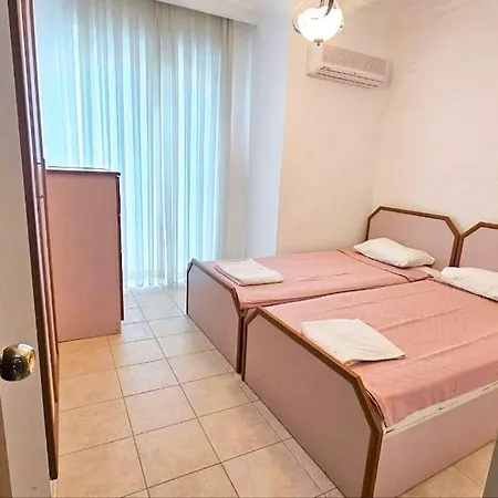 Private Pool With Large Garden& Chd Pool 酒店