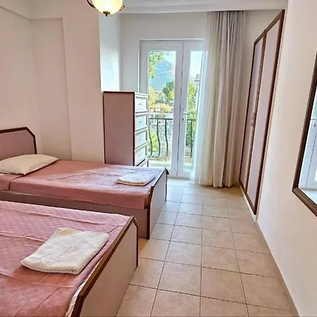 Private Pool With Large Garden& Chd Pool 酒店